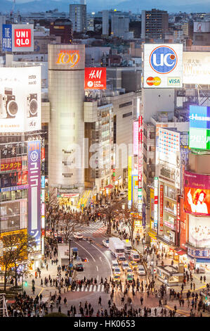 Townscape, Shibuya. Kousaten Scramble crossing in Hachiko square. La città di Tokyo, Giappone Foto Stock