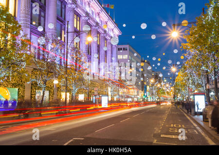 Selfridges di Oxford Street a Natale, London, England, Regno Unito Foto Stock