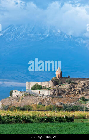 Khor Virap Monastero e chiesa apostolica ai piedi del Monte Ararat, Ararat Provincia, Armenia, Caucaso Foto Stock