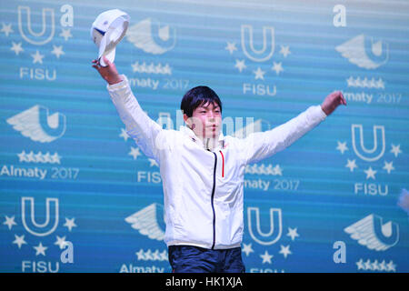 Almaty, Kazakhstan. 3 febbraio, 2017. Ryu Kosaka (JPN) al pattinaggio di velocità la concorrenza durante la XXVIII Universiade Invernale Almaty 2017 Uomini 1000m Cerimonia di premiazione in Almaty, Kazakhstan. Credito: AFLO SPORT/Alamy Live News Foto Stock