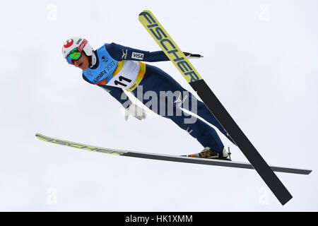 Almaty, Kazakhstan. 3 febbraio, 2017. Kazuma Yamamoto (JPN) presso la Combinata Nordica la concorrenza durante la XXVIII Universiade Invernale Almaty 2017 Uomini Individuale mass start 10km/NH Ski Jumping in Almaty, Kazakhstan. Credito: AFLO SPORT/Alamy Live News Foto Stock