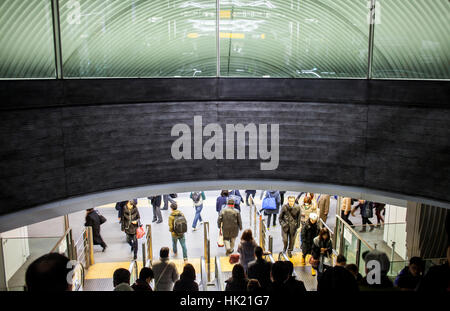 La metropolitana, stazione di Shibuya, Tokyo, Giappone Foto Stock