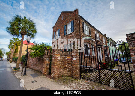 Storica casa di mattoni a Charleston, Carolina del Sud. Foto Stock