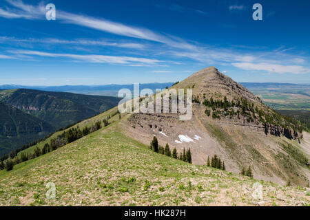 Il picco picco nel Teton Mountains al di sopra di Teton Canyon e Teton Valley. Jedediah Smith Wilderness, Wyoming Foto Stock