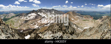 Panorama di San Juan Mountains in Colorado dal picco di Wilson Foto Stock