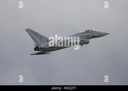 Eurofighter Typhoon F-2000A azionato dalla forza aerea italiana Foto Stock
