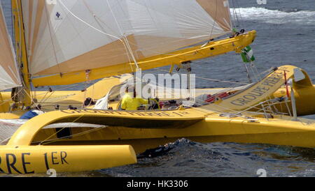 AJAXNETPHOTO. 5Giugno, 1988. PLYMOUTH in Inghilterra. - 1988 CARLSBERG STAR a mano singola gara transatlantica - OSTAR 1988 Inizio - GROUPE PIERRE 1ER; SKIPPER, FLORENCE ARTHAUD (FRA). Trimarano posto 7TH IN CLASSE E 7TH in generale. Foto : AJAX NEWS FOTO REF:2880506 33 Foto Stock