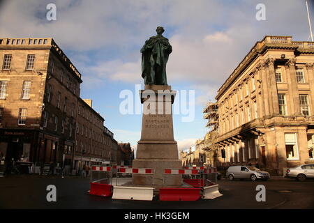 Il re George IV quarta statua George street e Hannover st edinburgh Scotland Regno Unito Regno Unito Foto Stock