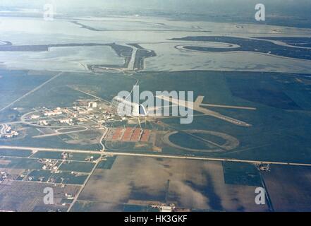 Vista aerea del campus presso la NASA Ames Research Center di Mountain View, California, tra cui Silicon Valley terreni che potrebbe in seguito essere utilizzato per la sede centrale di Google Inc. Immagine cortesia della NASA, 1938. Foto Stock