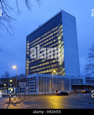 South Lanarkshire Consiglio HQ al crepuscolo,Almada St, Hamilton ML3 0AA Foto Stock