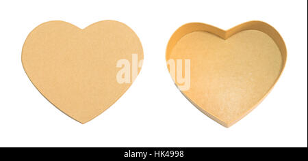 Vuoto aperto a forma di cuore di carta marrone scatola con coperchio scatola regalo, o preset box concept a Natale e felice anno nuovo holiday, isolato su bianco con cli Foto Stock