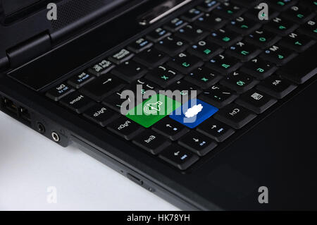Immagine della tastiera del computer con simbolo clous su di esso Foto Stock