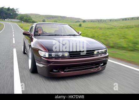 1991 Nissan S13 Silvia modificati e sintonizzato giapponese auto sportive in una remota strada di montagna Foto Stock