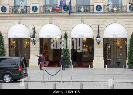 Esterno del Ritz Hotel, Parigi, Francia Foto Stock