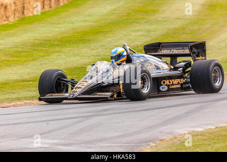 Ayrton Senna John Player Special Car racing a Goodwood Festival della velocità 2014 Foto Stock