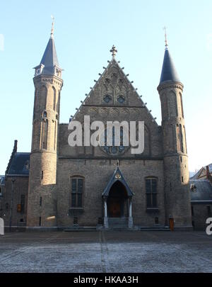 Binnenhof quadrato con Ridderzaal (sala dei cavalieri) del XIII secolo Binnenhof a L'Aia, Paesi Bassi. Sede del Governo Foto Stock