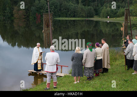 Prima cerimonia di trasfigurazione giorno di Seto persone, Obinitsa, Estonia Foto Stock