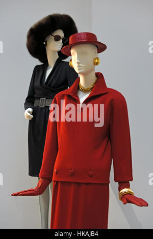 Rosso maglia di lana1980 da Hubert de Givenchy Couturier ( ) Francia Foto Stock