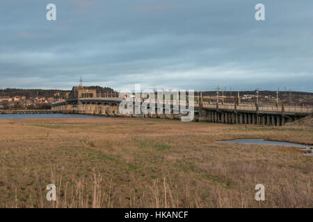 Kincardine swing ponte sul Firth of Forth, guardando a nord di Fife, Scozia,UK, Foto Stock