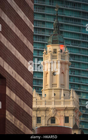 Parte superiore della torre libera il museo di arte contemporanea (©GEORGE FULLER 1925) Miami Dade COLLEGE Downtown Miami Florida USA Foto Stock