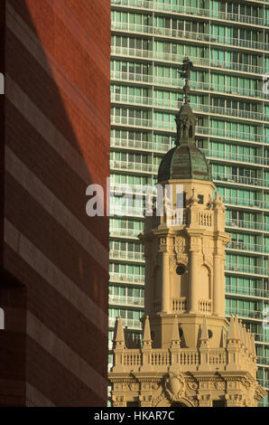 Parte superiore della torre libera il museo di arte contemporanea (©GEORGE FULLER 1925) Miami Dade COLLEGE Downtown Miami Florida USA Foto Stock