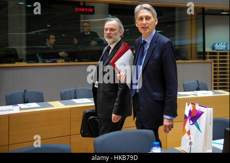 Bruxelles, BXL, Belgio. 27 gennaio, 2017. Cancelliere dello scacchiere britannico Philip Hammond arriva prima dell'inizio di un Fnance europeo i Ministri ECOFIN Bruxelles in Belgio su 27.01.2017 da Wiktor Dabkowski Credito: Wiktor Dabkowski/ZUMA filo/Alamy Live News Foto Stock