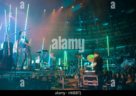 Londra, Regno Unito. 27 gennaio, 2017. Norwegian jazz sperimentale gruppo Jaga Jazzist performing live sul palco del Roundhouse di Londra. Credito: Roger Garfield/Alamy Live News Foto Stock