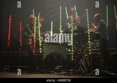 Londra, Regno Unito. 27 gennaio, 2017. Norwegian jazz sperimentale gruppo Jaga Jazzist performing live sul palco del Roundhouse di Londra. Credito: Roger Garfield/Alamy Live News Foto Stock