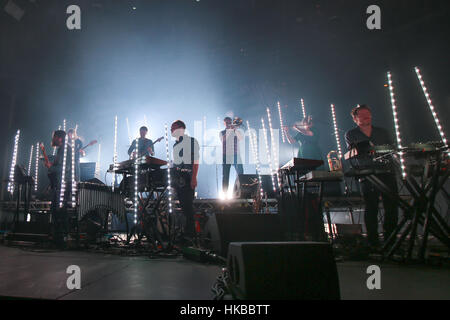 Londra, Regno Unito. 27 gennaio, 2017. Norwegian jazz sperimentale gruppo Jaga Jazzist performing live sul palco del Roundhouse di Londra. Credito: Roger Garfield/Alamy Live News Foto Stock