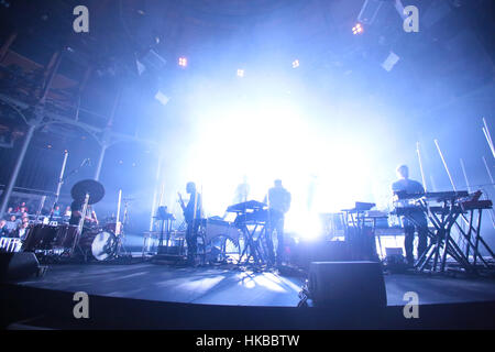 Londra, Regno Unito. 27 gennaio, 2017. Norwegian jazz sperimentale gruppo Jaga Jazzist performing live sul palco del Roundhouse di Londra. Credito: Roger Garfield/Alamy Live News Foto Stock