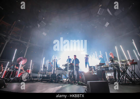 Londra, Regno Unito. 27 gennaio, 2017. Norwegian jazz sperimentale gruppo Jaga Jazzist performing live sul palco del Roundhouse di Londra. Credito: Roger Garfield/Alamy Live News Foto Stock