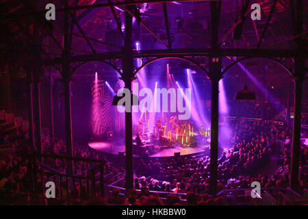 Londra, Regno Unito. 27 gennaio, 2017. Norwegian jazz sperimentale gruppo Jaga Jazzist performing live sul palco del Roundhouse di Londra. Credito: Roger Garfield/Alamy Live News Foto Stock