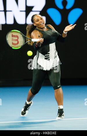 Melbourne, Australia. 28 gen, 2017. Serena Williams del USA vince il suo ventitreesimo torneo di Grand Slam al 2017 Open di Australia a Melbourne Park a Melbourne, Australia. Credito: Frank Molter/Alamy Live News Foto Stock