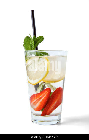 La limonata con fragole e menta Foto Stock