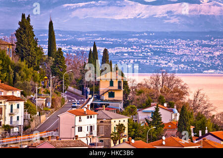 Moscenicka Draga Waterfront village all'alba, il Quarnero della Croazia Foto Stock