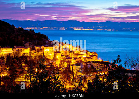 Moscenicka Draga Waterfront village all'alba, il Quarnero della Croazia Foto Stock