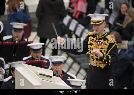 Gli Stati Uniti Marine Corps Band suona la musica durante la 58th inaugurazione presidenziale presso l'U.S. Capitol Building 20 Gennaio 2017 a Washington, DC. Foto Stock