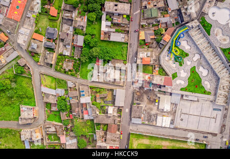 Superiore Vista urbano di lotti di case in Banos de Agua Santa, provincia di Tungurahua, Sud America Foto Stock