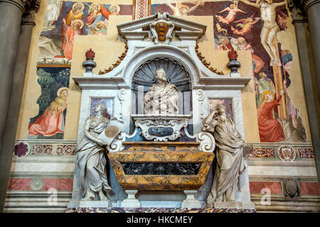 Tomba di Galileo Galilei nella Basilica di Santa Croce a Firenze Italia Foto Stock