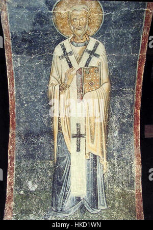 Questi affreschi della chiesa di Santa Sofia di Ocrida rappresentano esempi significativi di arte bizantina, che mostrano scene religiose e iconografie dell'XI secolo. I colori vivaci e i dettagli intricati riflettono l'eredità spirituale e artistica del periodo. Foto Stock