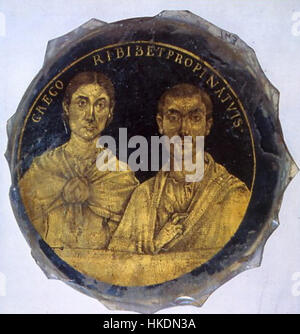 Questo ritratto in vetro d'oro raffigura un marito e una moglie, ospitato nella Biblioteca Apostolica Vaticana. Riflette l'arte del periodo e offre una visione della rappresentazione coniugale nell'arte storica. Foto Stock