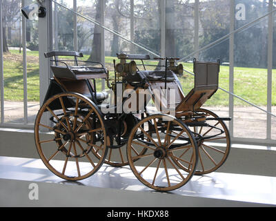 Primo motore carrello del mondo - Gottlieb Daimler memorial luogo Bad Cannstatt Stuttgart Baden Württemberg Germania Foto Stock