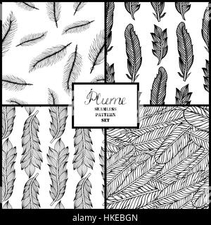 Modello senza cuciture con disegnati a mano le piume. Illustrazione Vettoriale
