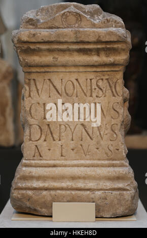 Pietra altare consacrato alla dea Juno. Il marmo. 1 ° secolo. Augusta Emerita, Merida, Badajoz. Spagna. Foto Stock