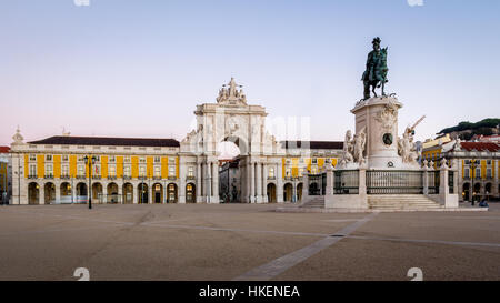 Arco da Rua Augusta in Praça do Comercio, Lisbona, Portogallo. Foto Stock