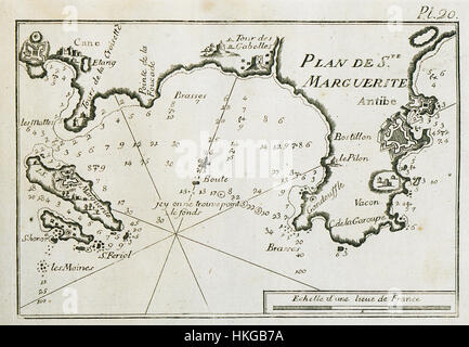 Questa mappa, creata da Joseph Roux nel 1804, mostra la baia tra Cannes e Antibes sulla Costa Azzurra. La mappa fornisce una panoramica dettagliata della costa, illustrando le caratteristiche geografiche e le rotte marittime importanti per la regione durante l'inizio del XIX secolo. Foto Stock