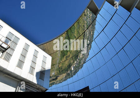 Grande forno solare a Odeillo Foto Stock