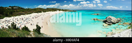 Per coloro che godono sulla spiaggia rosa nelle isole Bermuda Foto Stock