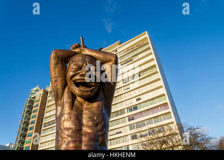 'A-maze-ing risate' installazione di scultura. Morton Park, Vancouver, BC, Canada Foto Stock