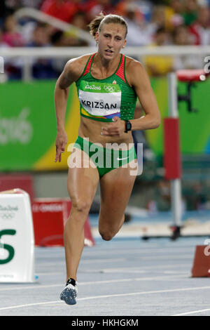 Rio de Janeiro, Brasile. Il 12 agosto 2016. Atletica, Xenia Kriszan (HUN) competere nel femminile eptathlon 200m al 2016 Olimpiadi estive. ©Pa Foto Stock